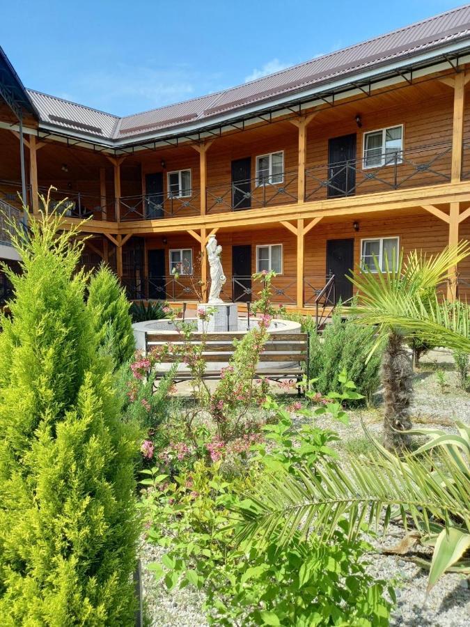 La Fontan Hotel Soechoemi Buitenkant foto